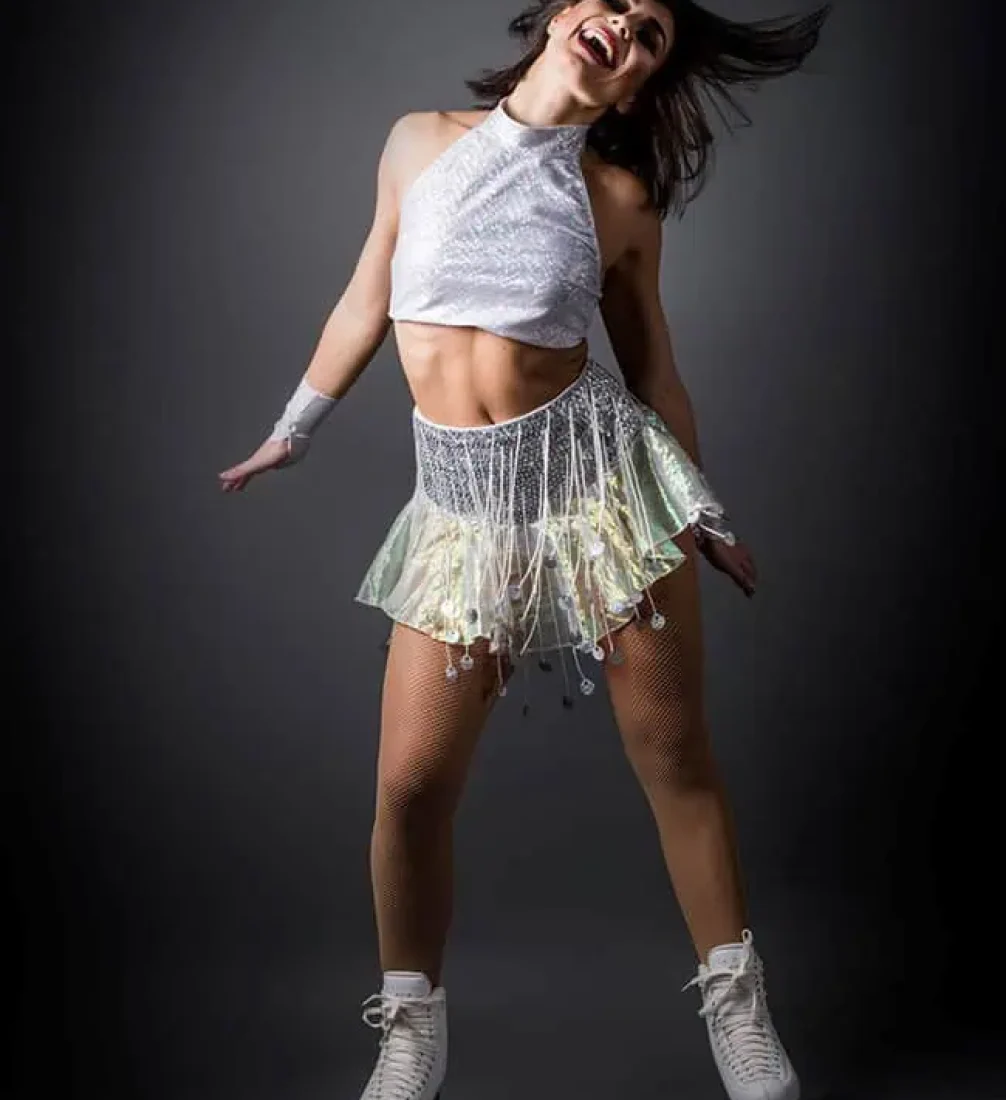 patricia-pose-eiskunstlaufen-weiss